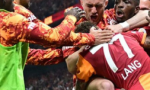 Galatasaray, Antalyaspor'u 4-2 yenerek üst üste 4. toplamda 26. Süper Lig şampiyonluğunu kazandı. Osimhen'in yıldızlaştığı maçta Aslan geriye düşmesine rağmen zaferi kopardı